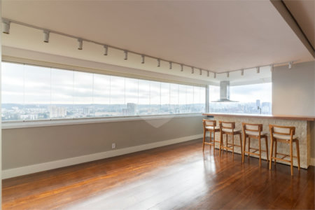 Apartamento à venda com 4 suítes em Vila Sofia, São Paulo, SP