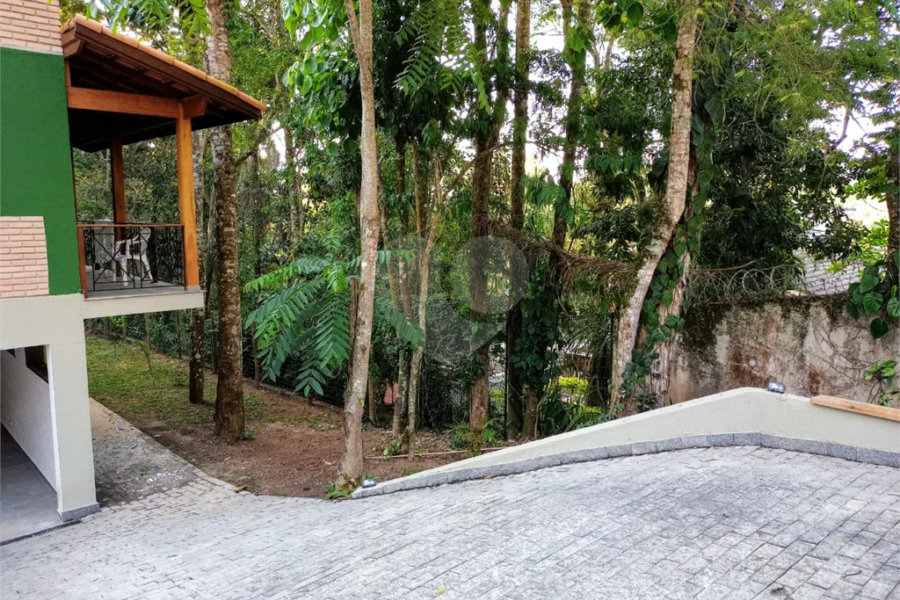 Casa à venda ou para alugar com 5 quartos, sendo 4 suítes, no condomínio Associação Reserva das Hortênsias, Mairiporã - SP