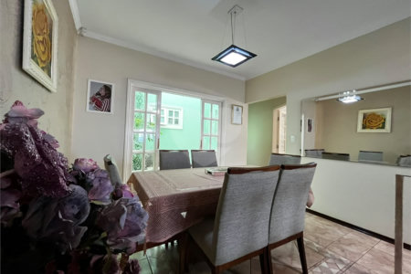 Casa à venda com 3 quartos, sendo 1 suíte, em Vila Nastri, Itapetininga, SP