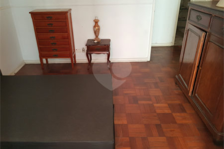 Apartamento à venda com 3 quartos, sendo 1 suíte,  em Copacabana, Rio de Janeiro, RJ