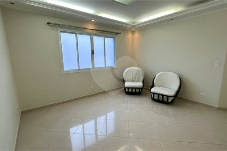 Casa à venda com 4 quartos, sendo 3 suítes, em Vila Galvão, Guarulhos, SP