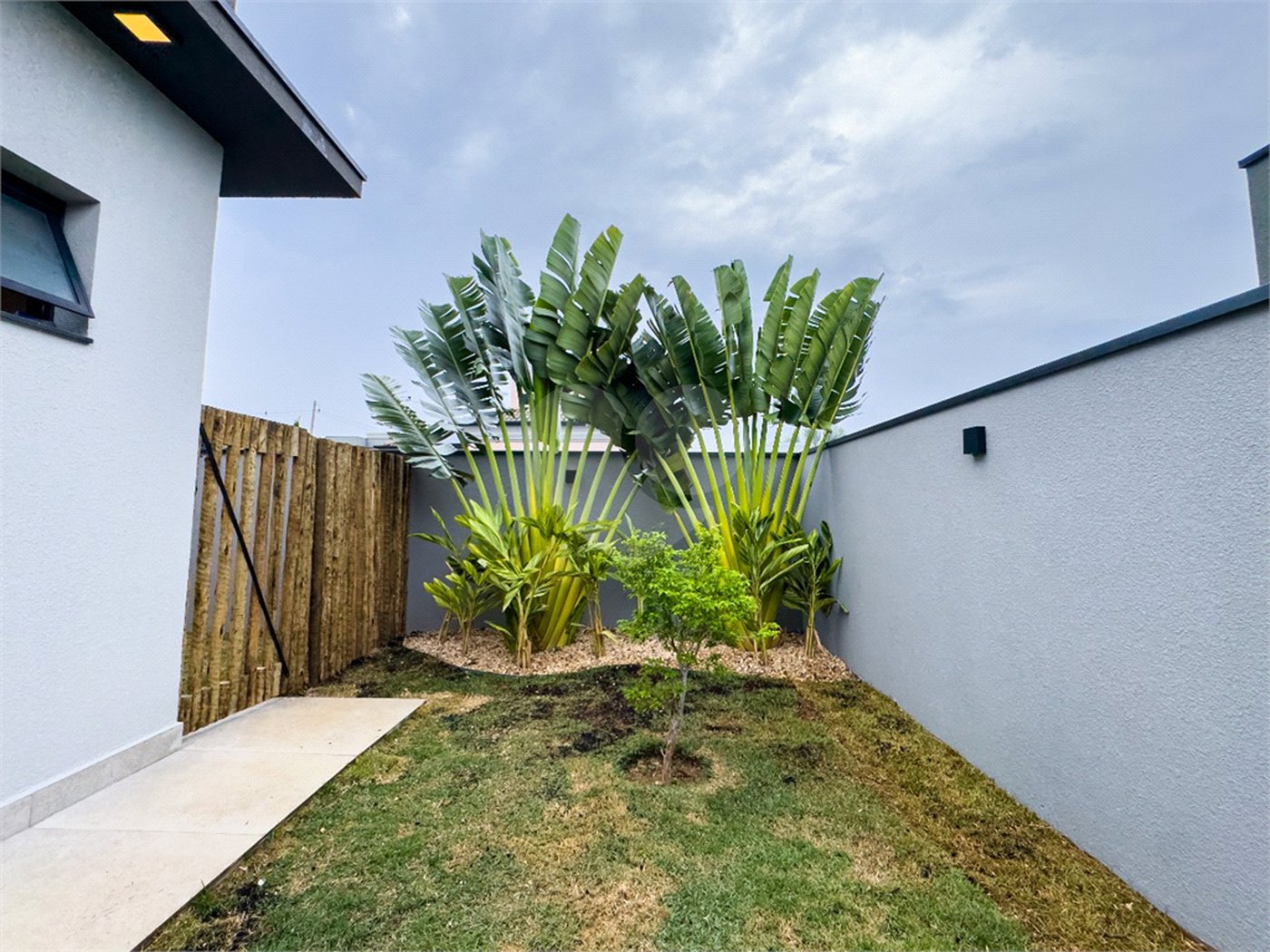 Casa à venda com 3 suítes no condomínio Residencial Helvétia Park, Indaiatuba - SP