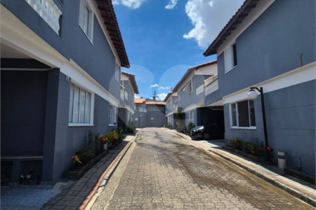 Casa em condomínio , com 72m² , 2 dormitórios , 1 vaga , à venda no bairro da Penha.