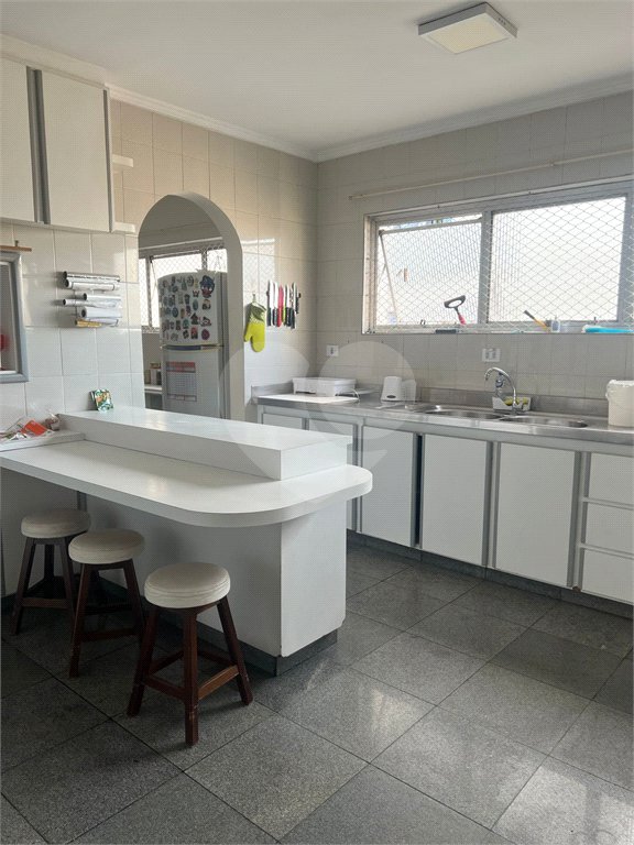 Cobertura penthouse com 486 m², 5 dormitórios e 2 vagas em ótima localização