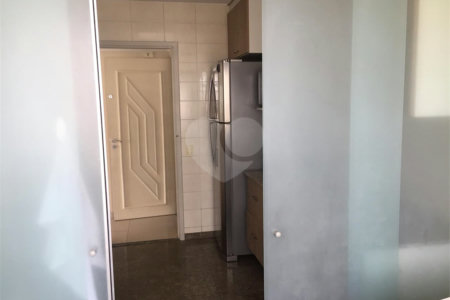 Apartamento à venda com 3 suítes em Vila Suzana, São Paulo, SP