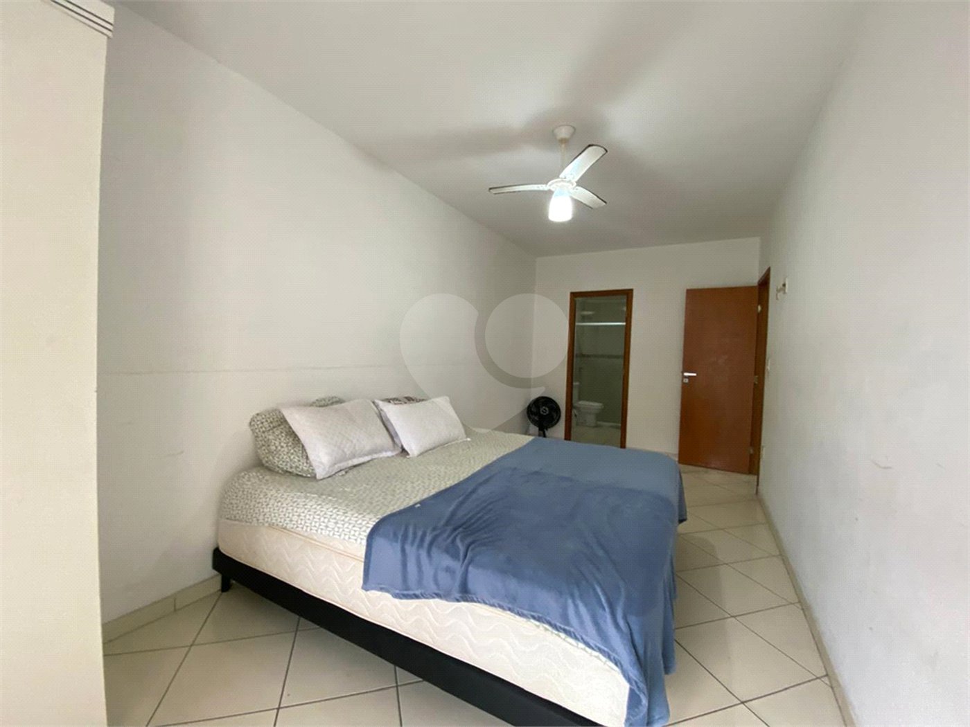 Apartamento à venda com 2 quartos, sendo 1 suíte, em Guilhermina, Praia Grande, SP