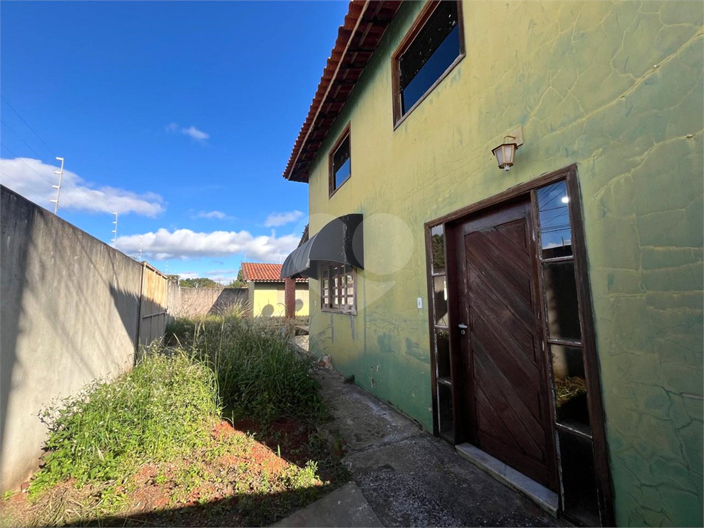 Sobrado à venda com 4 quartos, sendo 1 suíte, em Estância Conceição, Itapetininga, SP