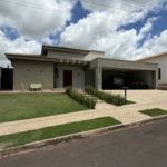 Casa à venda com 4 suítes no condomínio Gramado Park Residencial, Álvares Machado - SP