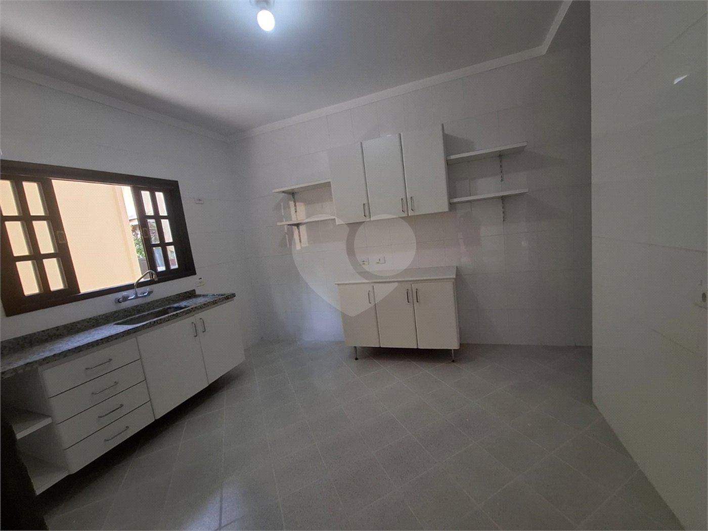 Casa para alugar com 4 quartos, sendo 2 suítes, no condomínio Palm Garden, São Paulo - SP