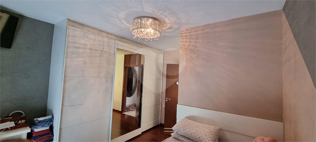 Casa à venda com 5 quartos, sendo 2 suítes, no condomínio Swiss Park, São Bernardo do Campo - SP
