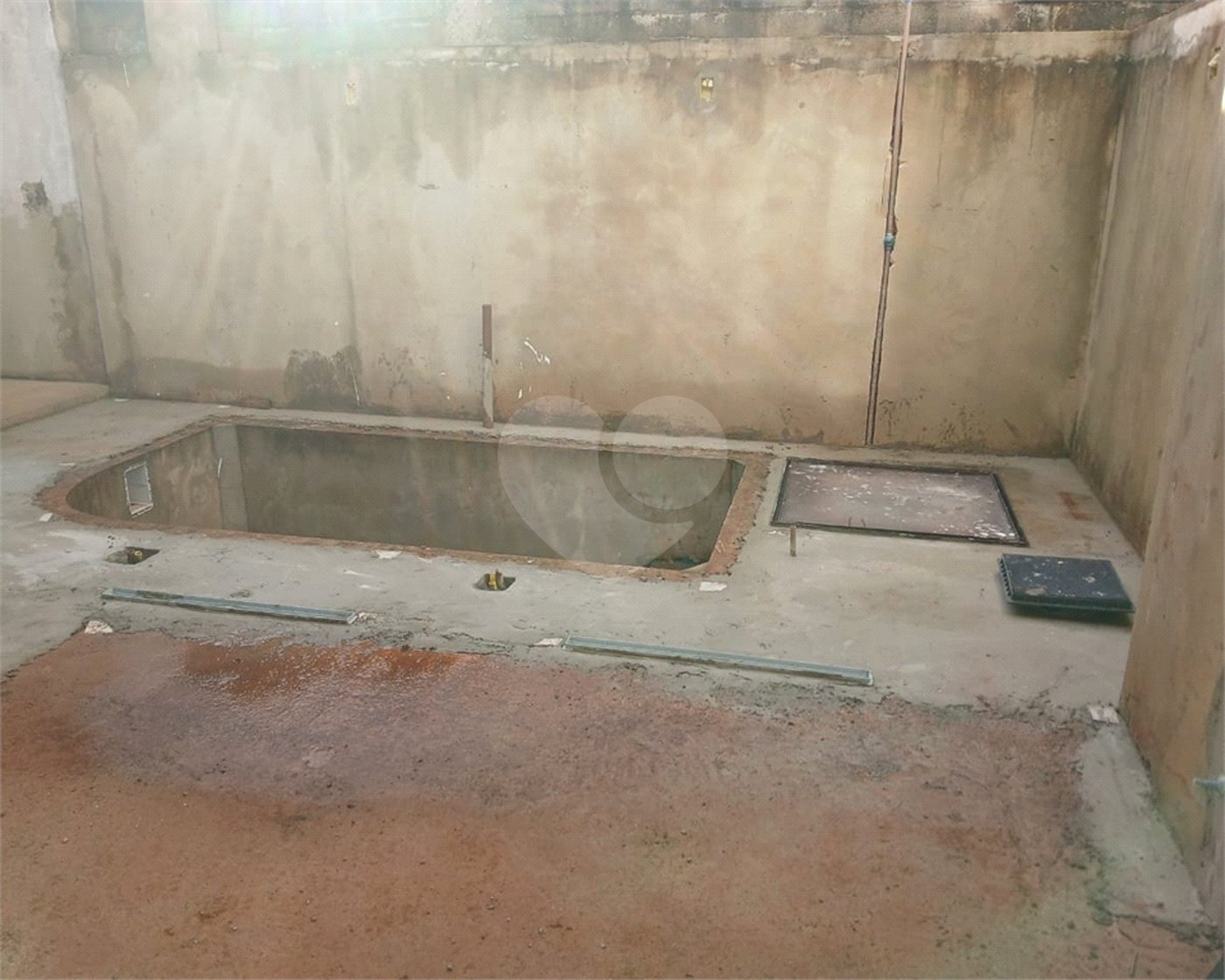 Casa à venda com 3 quartos, sendo 1 suíte, no condomínio Residencial Jardim, Sorocaba - SP