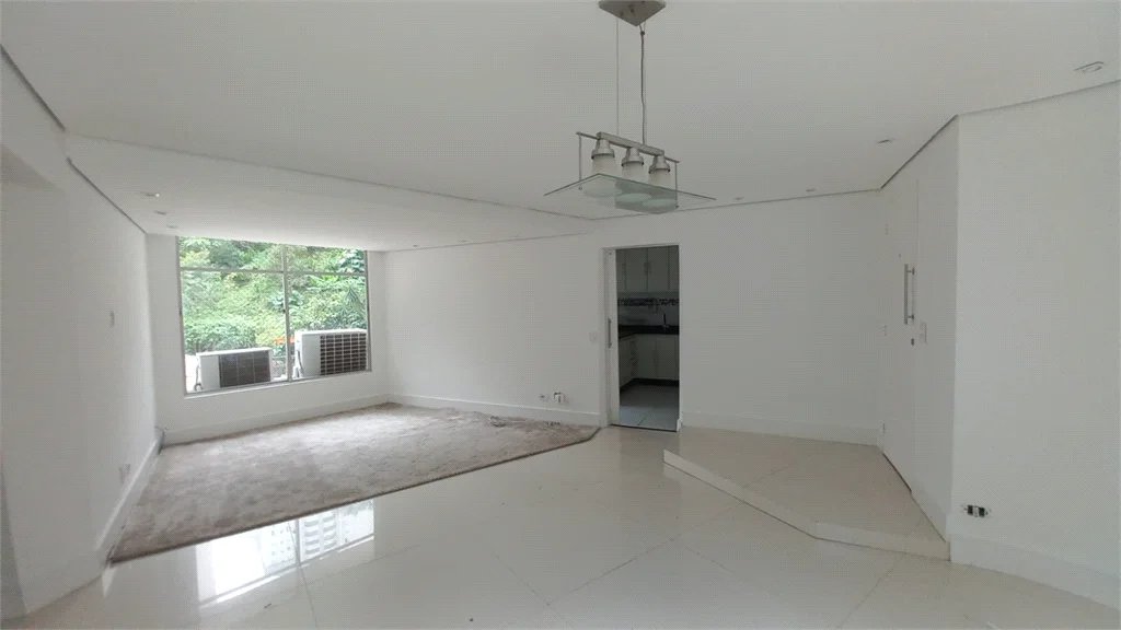 Apartamento à venda com 3 quartos, sendo 1 suíte, em Vila Andrade, São Paulo, SP