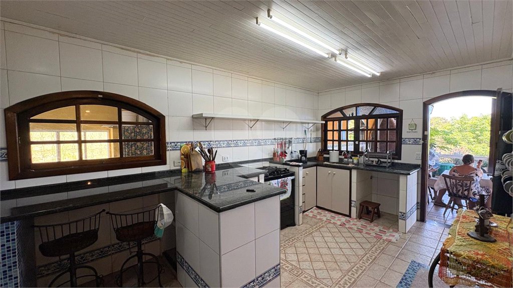 Sítio à venda com 4 quartos, sendo 2 suítes,  em Sorocamirim (canguera), São Roque, SP