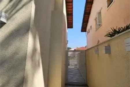 Casa à venda com 3 quartos, sendo 2 suítes, no condomínio Vila Borghese, São Paulo - SP