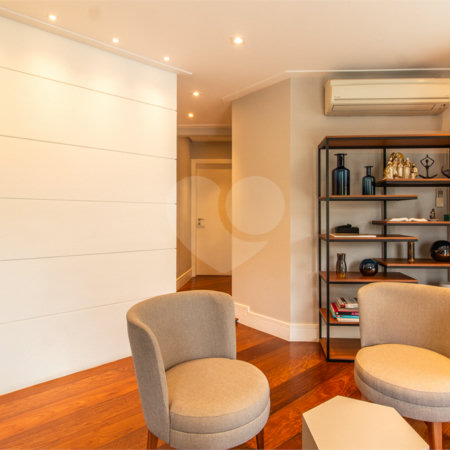 Apartamento à venda com 4 quartos, sendo 2 suítes,  em Vila Mariana, São Paulo, SP