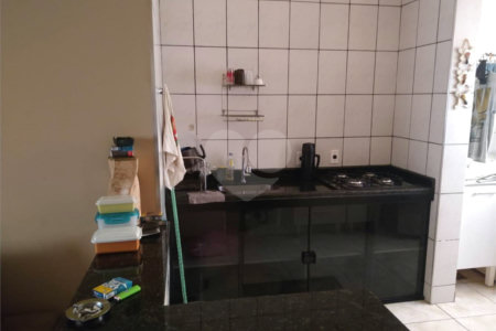 Apartamento no Condomínio Residencial Jardim das Torres.