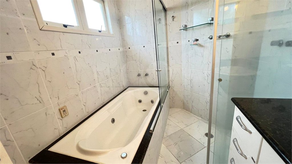 Casa à venda com 3 quartos, sendo 1 suíte, no condomínio Villagio Tramway, São Paulo - SP