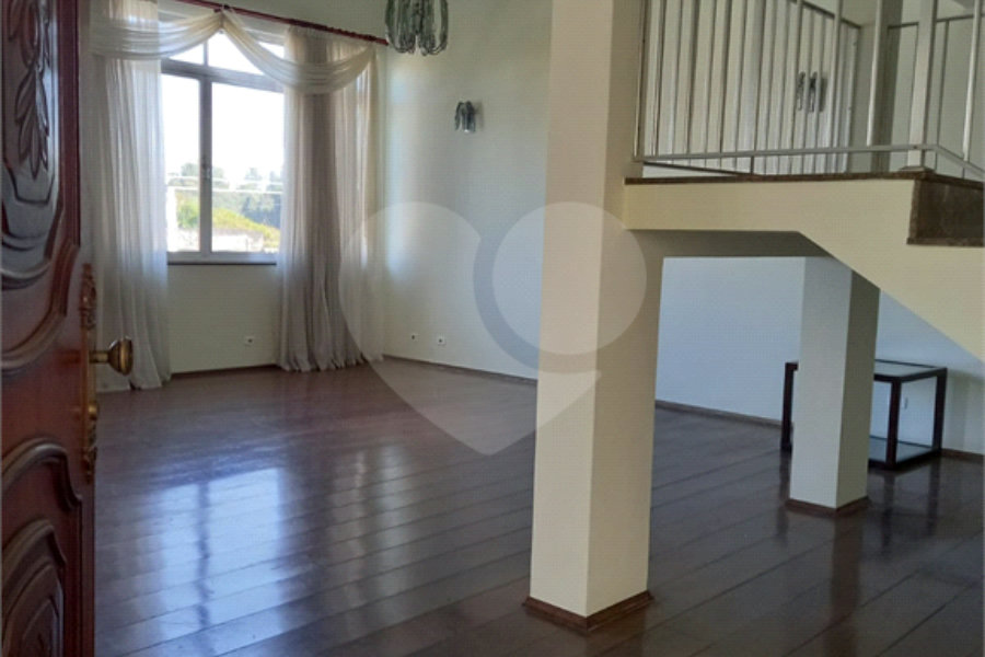 Sobrado à venda com 5 quartos, sendo 2 suítes,  em Tremembé, São Paulo, SP