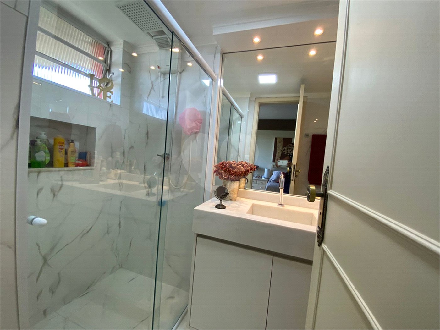 Apartamento à venda com 3 quartos, sendo 1 suíte,  em Vila Romana, São Paulo, SP
