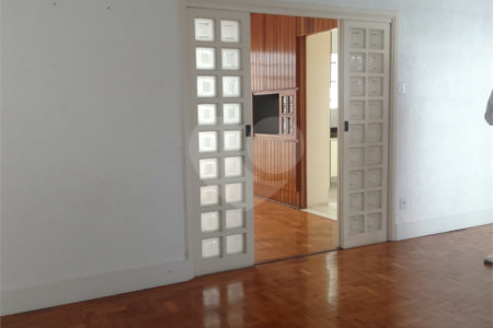 Casa à venda com 3 quartos, sendo 1 suíte, no Centro, Mogi das Cruzes, SP