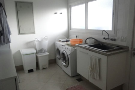 Casa à venda com 3 quartos, sendo 1 suíte, no condomínio Associação Amigos da Malota, Jundiaí - SP