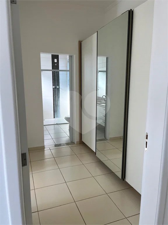 Casa para alugar com 3 suítes no condomínio Figueira Garden, Atibaia - SP