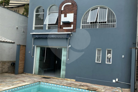 Casa à venda com 3 suítes em Jardim Leonor, São Paulo, SP