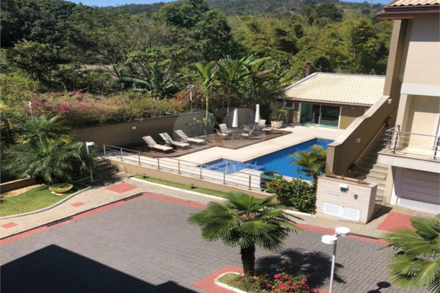 Casa à venda com 4 quartos, sendo 2 suítes, no condomínio Florada da Serra, São Paulo - SP