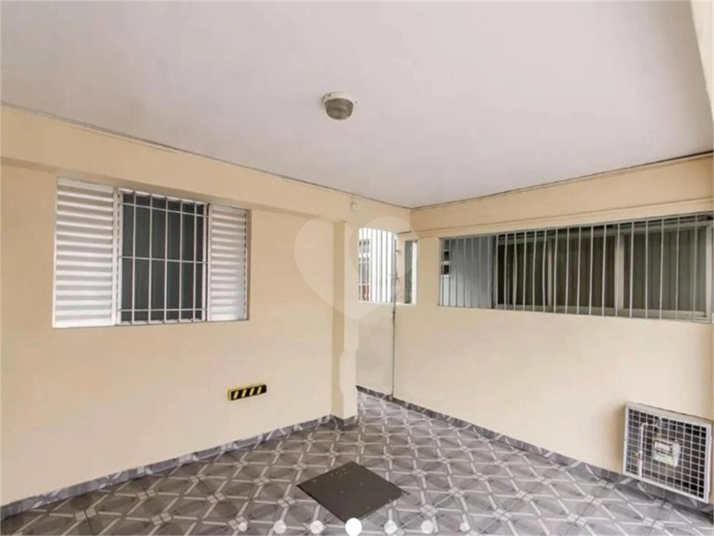 Casa à venda com 4 quartos, sendo 2 suítes, em Jardim Coimbra, São Paulo, SP