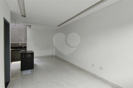 Casa à venda com 2 suítes no condomínio Residencial Paranaguá, São Paulo - SP