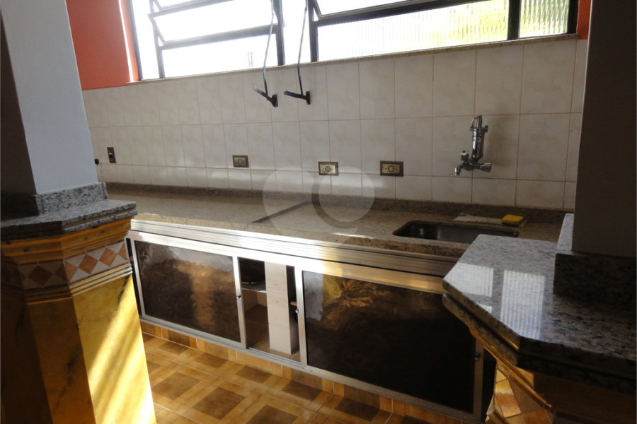 Sobrado à venda com 6 quartos, sendo 4 suítes, em Tremembé, São Paulo, SP