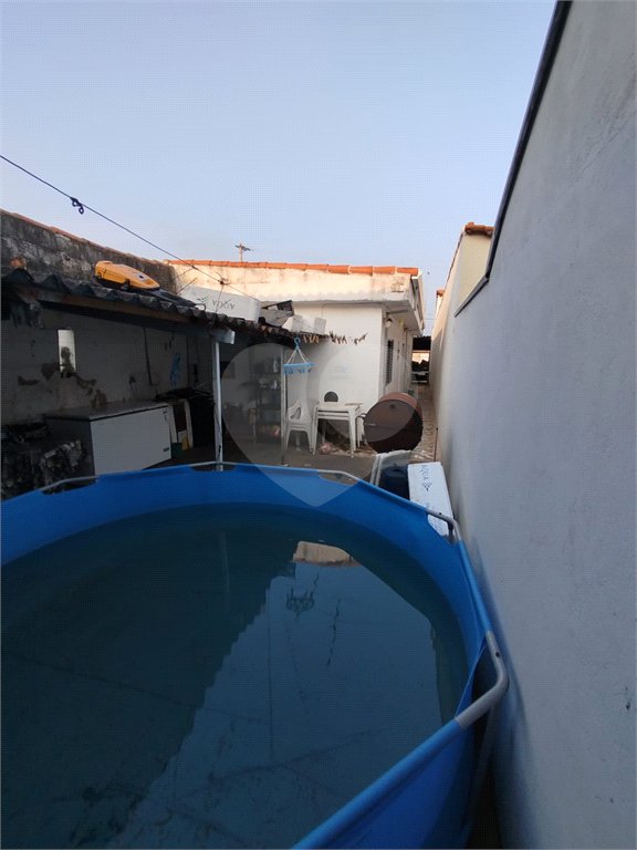 Casa à venda com 2 quartos, sendo 1 suíte,  em Jardim Layr, Mogi das Cruzes, SP