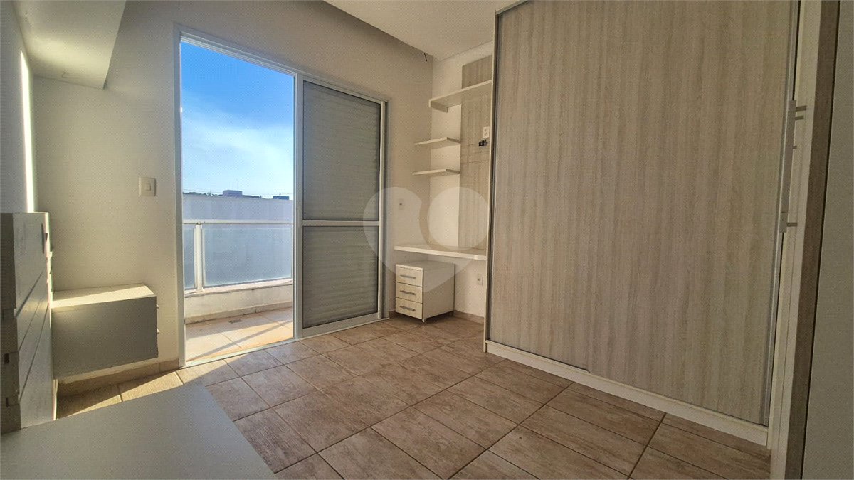Casa à venda com 3 quartos, sendo 1 suíte, no condomínio Lago da Serra, Araçoiaba da Serra - SP