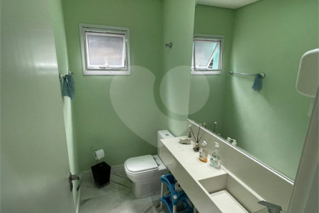 Casa à venda com 1 quarto, sendo 3 suítes, no condomínio Aruã Brisas I, Mogi das Cruzes - SP