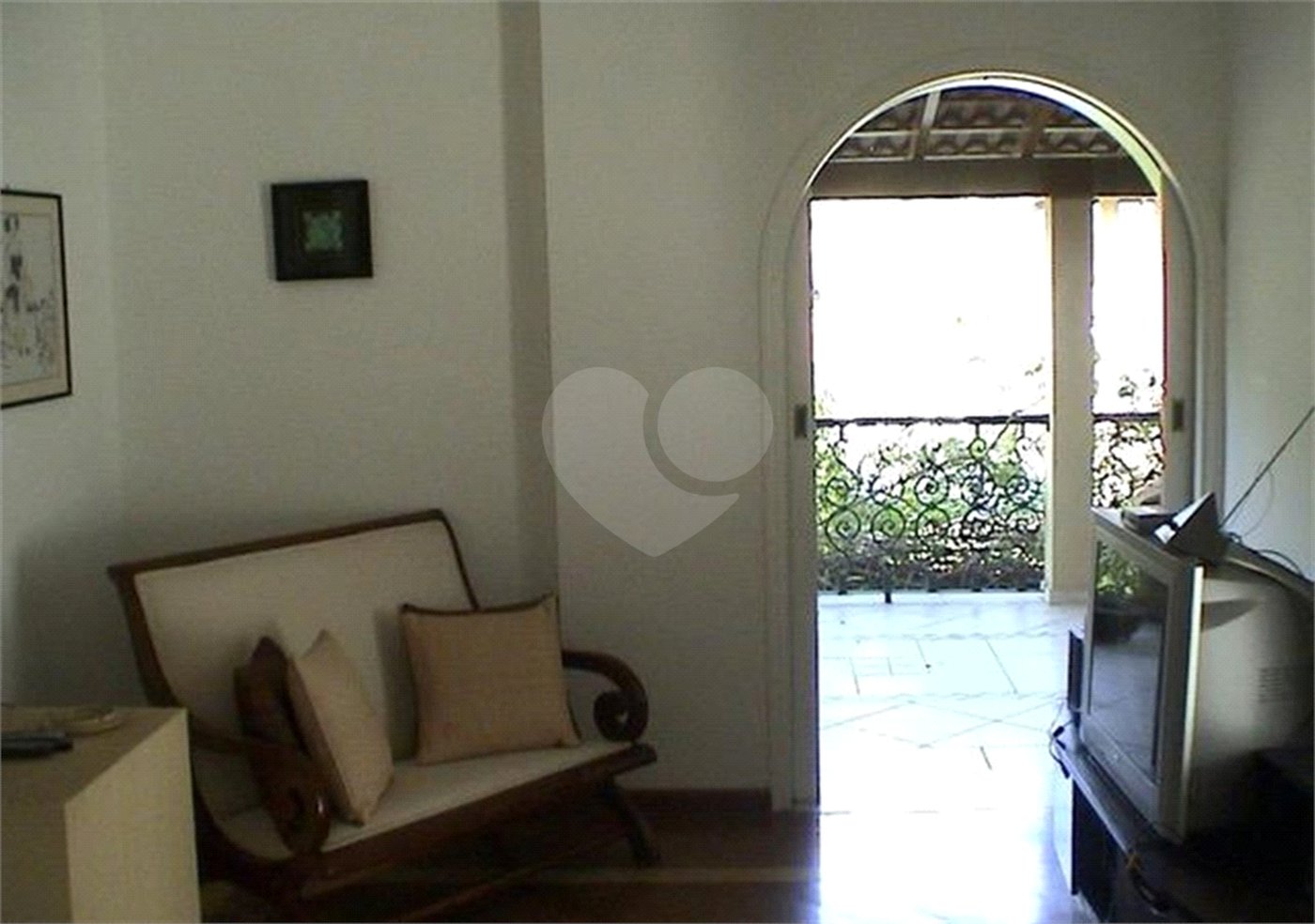 Casa à venda com 6 quartos, sendo 5 suítes, no condomínio São Joaquim, Vinhedo - SP