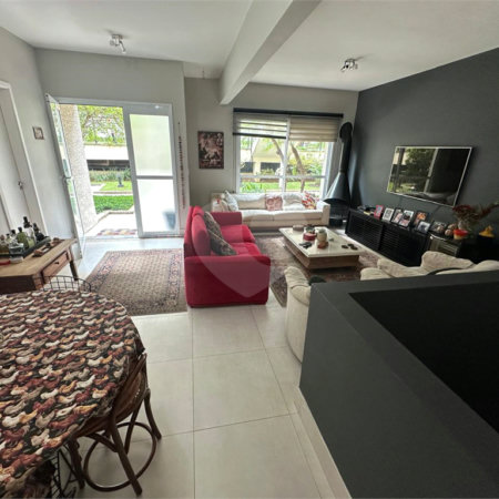 Casa à venda com 3 quartos, sendo 2 suítes, no condomínio Townhouse Village Morumbi, São Paulo - SP