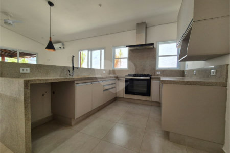 Casa Térrea à venda com 3 quartos, sendo 1 suíte, no Centro, Vinhedo, SP