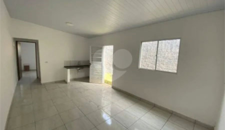 Casa Térrea à venda com 2 quartos em Vila Santa Helena, Atibaia, SP