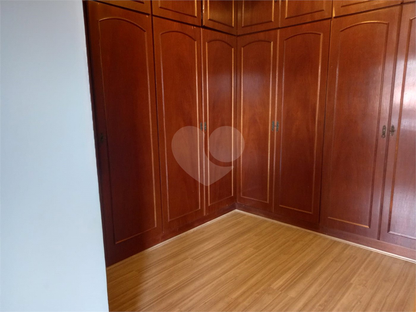 Sobrado à venda com 4 quartos, sendo 1 suíte, em Tremembé, São Paulo, SP