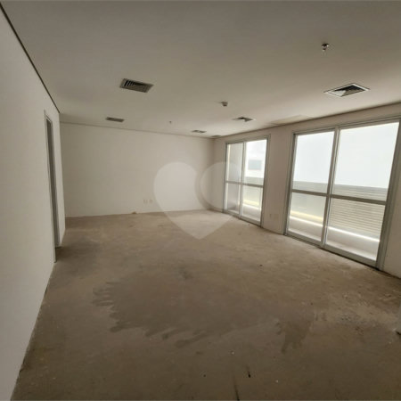 Sala comercial a venda em frente ao Allianz Parque