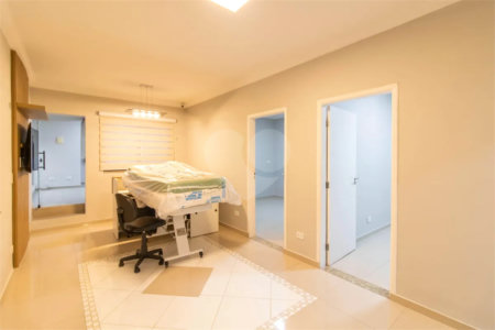 Casa à venda com 3 quartos, sendo 1 suíte, em Parque Santo Antônio, Guarulhos, SP