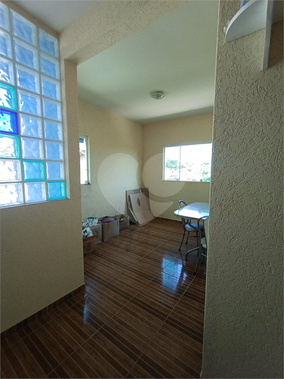 Casa à venda com 4 quartos, sendo 1 suíte, no condomínio Shangri-la, Atibaia - SP