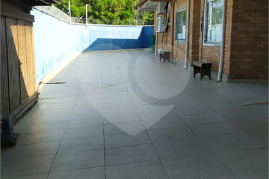 Casa Térrea à venda com 3 quartos, sendo 1 suíte, em Vila Atlântica, Caraguatatuba, SP
