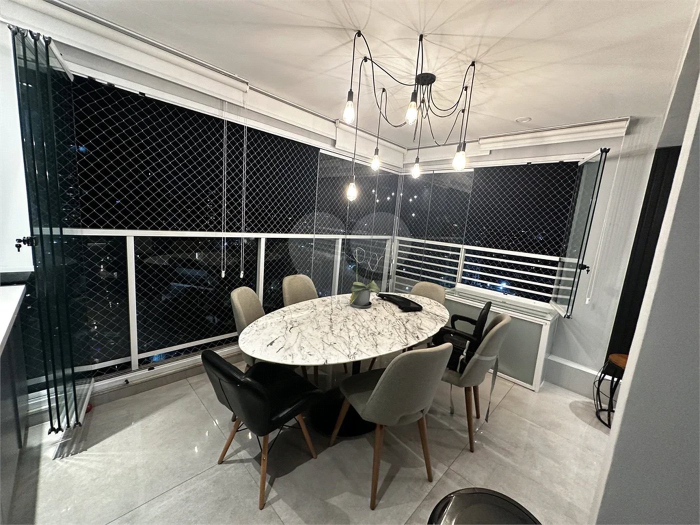 Apartamento para alugar com 2 quartos, sendo 1 suíte, em Chácara Flora, São Paulo, SP