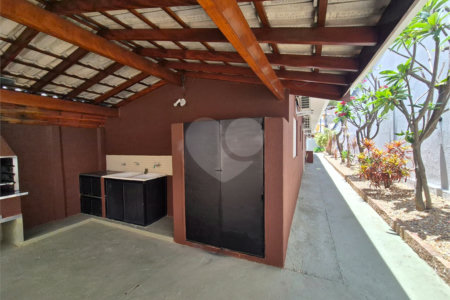 Casa Térrea à venda com 3 quartos, sendo 1 suíte, no Centro, Vinhedo, SP