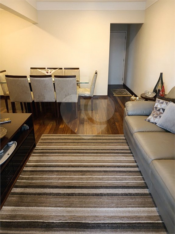 Apartamento na Região da Mooca. Excelente Localização com 3 Dormitórios sendo 1 Suíte e 2 Vagas de Garagem