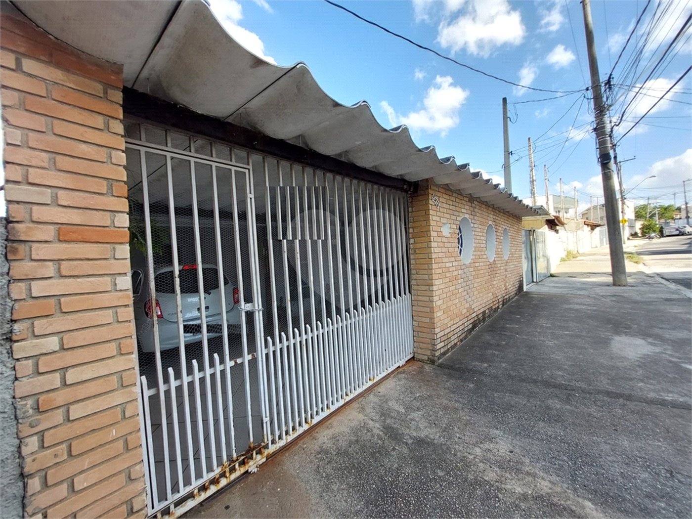 Casa à venda com 2 quartos, sendo 1 suíte, em Vila Barão, Sorocaba, SP