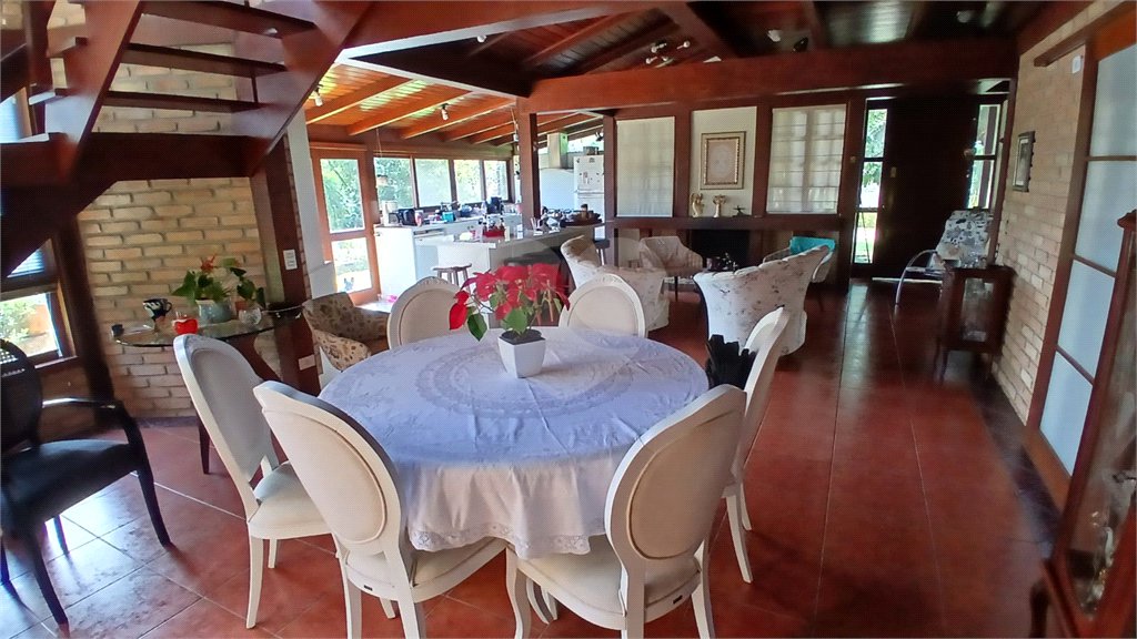Casa à venda com 4 suítes no condomínio Sausalito, Mairiporã - SP