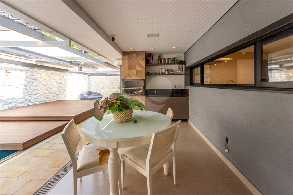 Casa à venda com 3 suítes no condomínio Reserva 8, São Paulo - SP