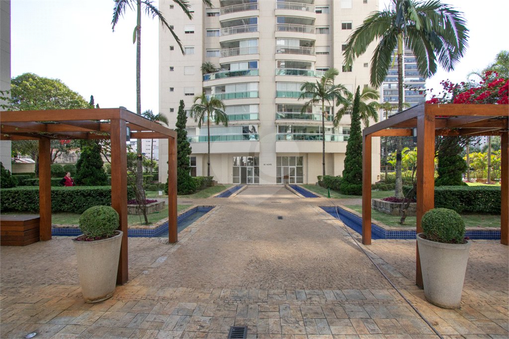 Apartamento à venda com 4 quartos, sendo 3 suítes,  em Vila Romana, São Paulo, SP
